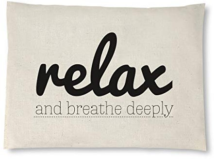 Reelax.me Kirschkernkissen, Körnerkissen für die Mikrowelle Relax breathe deeply – Entspannungs-Geschenk mit Motivations-Spruch, Wellness für Männer & Frauen – als Kühlkissen oder Wärmekissen