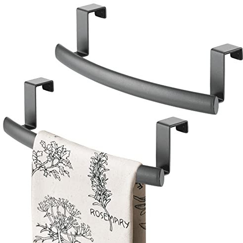 mDesign Moderne Metall-Küchenaufbewahrung über Schrank, Gebogene Handtuchstange, zum Aufhängen an der Innen- oder Außenseite von Türen, zum Organisieren und Aufhängen von Händen, 2 Stück, Graphitgrau