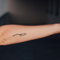 Harry Potter Besen Tattoovegane & wasserfeste Temporäre Tattoos - EU-Kosmetikzertifizierte Farbe - revolutionäres 2 Wochen Tattoo
