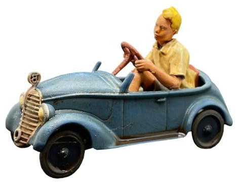 Kind mit Tretauto, Modellbahnfigur handbemalt, Spur 0 (Null), 1:45