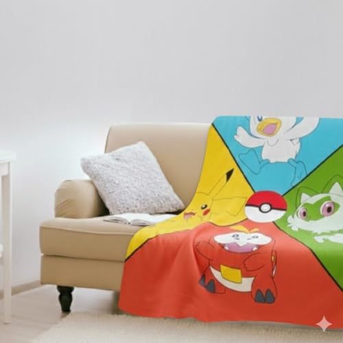 Familando Pokémon Tagesdecke 130x170 cm – Flauschige Fleece-Kuscheldecke mit Pikachu, Quaxly, Sprigatito & Fuecoco – Weich, hautfreundlich, farbecht Kinder & Fans - Pflegeleicht & schnelltrocknend
