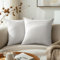 Encasa Homes Feine Chenille-Kissenbezüge 2-teiliges Set - Weiss - 40x40 cm Strukturiertes, einfarbiges, weiches und glattes dekoratives Kissen mit quadratischem Akzent für die Couch