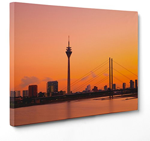 Bild auf Leinwand Canvas – Gerahmt – fertig zum Aufhängen – Dusseldorf Skyline – Deutschland Dimensione: 50x70cm A - Senza Cornice