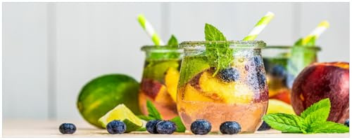 Wallario Küchenrückwand selbstklebend 115 x 50 cm, Motiv: Erfrischender Eistee mit Pfirsichen und Blaubeeren | Spritzschutz abwischbar & pflegeleicht