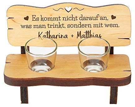 Casa Vivente Schnapsbank mit Gravur, Mit 2 Shotgläsern, Motiv Trinkspruch, Personalisiert mit Namen, Hochzeitsgeschenk