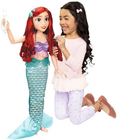 Princesas Disney – Tu Amiga de Juego Ariel de 80 cm – Se Incluye mas de 10 Accesorios – Muñeca Articulable – Muñeca para niñas 3 Años +