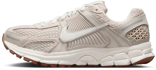 Nike Damen Zoom Vomero 5 Sneaker, Lt Orewood BRN Sail Metallic Silver, 45.5 EU