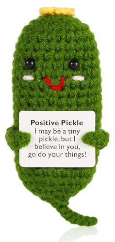 NQEUEPN Positive Gurke, 10,2cm Süß Lustig Häkelgurke Gestrickte Gurke Spielzeug Positive Potato Gurke mit Positiver Karte für Kinder Freunde Geburtstagsfeier Büro Dekoration Ermutigung