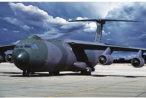 Roden 331 Modellbausatz Lockheed C-141B Starlifter