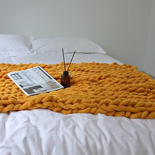 Maetoow Chenille Chunky Knit Blanket Throw （40×50 Inch）, Handmade Warm & Cozy Blanket Couch, Bed, Home Decor, Soft Breathable Fleece Banket, Christmas Thick and Giant Yarn Throws, Mustard Yellow