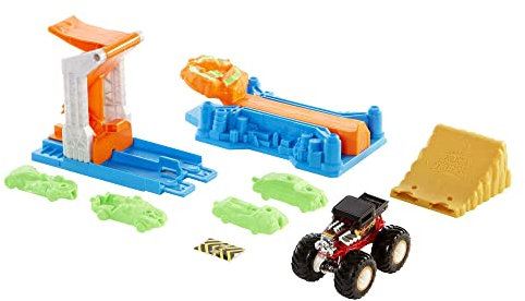Hot Wheels Monster Trucks Launch & Bash Play Set with Launcher, 4 Crushed Cars, 1 1:64 Scale Monster Truck, Gift for Kids Ages 4- 8 Years Old - GVK08