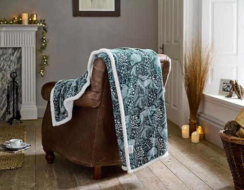 Deyongs Woodland Folk Sherpa Fleece Throw Blanket, Super Soft Reversible 220gsm Flannel / 200gsm Sherpa, Winter Cosy Bed & Sofa Blanket, Machine Washable, Green, 140 x 180 Warm Snuggle Decor