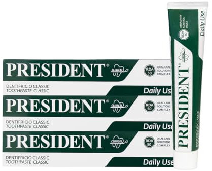 President Set mit 3 Zahnbürsten Classic für den täglichen Gebrauch. Anti-Plaque, Karies, erfrischend, Anti-Halitosis. Mit pflanzlichen Extrakten aus Melissa, Salbei, Kamille. RDA 50. 3 x 75 ml