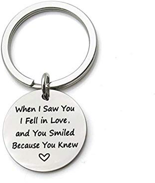 AMDXD Porte-Clés Pas Cher, Anneaux Porte Clef Acier Inoxydable Plaque Militaire Gravure When I saw you I fell in love, Argent