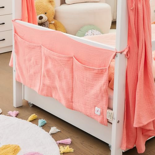 ALAVYA HOME® Betttasche aus Musselin 90x38 cm - Praktischer Organizer für Baby- und Kinderbett - Wechselkleidung & Windeln Hält alles ordentlich und griffbereit (Rosa)