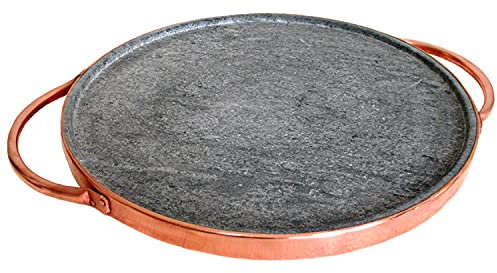 Cookstone 30.5 cm großer Pizzastein aus Speckstein mit Kupfergriffen,handgefertigt aus einer Platte aus reinem Speckstein,einzigartig, langlebig und umweltfreundlich,ungiftig und antihaftbeschichtet