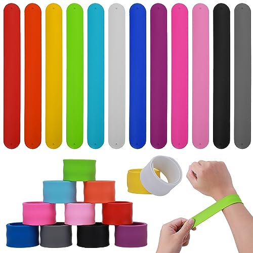 Prasacco Lot de 12 bracelets colorés en silicone pour adultes, enfants, salle de classe, fête, costume