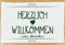 AGDeko® Schild aus Holz 12x18 cm Herzlich Willkommen wäre übertrieben zum Aufhängen oder Stellen Raum Dekoration