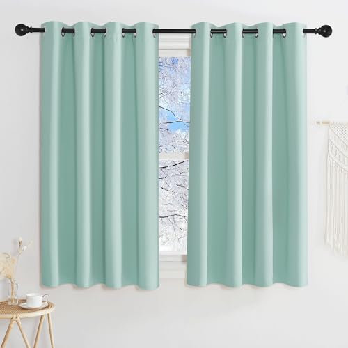 KGORGE Vorhang Grün Blickdicht Gardienen 2-Set 135 x 140 cm(HxB) Verdunklungsvorhänge Thermovorhang Hitzeschutz Kurze Wohnzimmer Modern Ösenvorhang Hellgrün