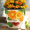 AmiCera Pot de fleurs avec visage abstrait - Pot de fleurs coloré avec drainage - Pour plantes d'intérieur - Cache-pot éclectique pour plantes succulentes - Décoration de la maison (orange et jaune,
