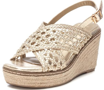 XTI - Sandalia Mujer Oro - Calzado Cómodo y Versátil - Moda casual - Modelo 14274601 (Talla 38)
