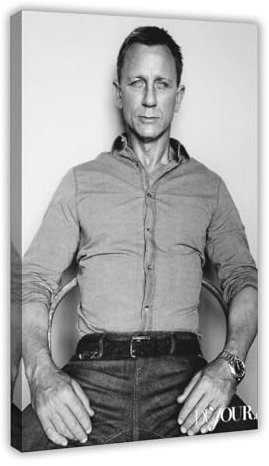 NEDOES Daniel Craig Poster Leinwand Poster Wandkunst Dekor Druck Bild Gemälde für Wohnzimmer Schlafzimmer Dekoration Rahmenstil 60 x 90 cm