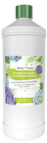 TerraDomi Intensiv Kamelien- & Hortensiendünger | für prächtige Blüten | auch geeignet für Rhododendron, Azalee oder Erika | 1 Liter
