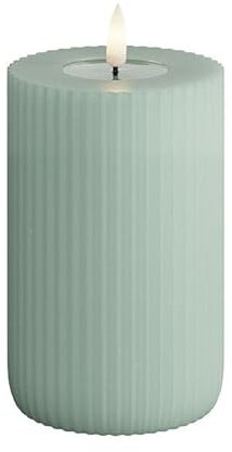 ReWu Deluxe Homeart Shape Gerillte LED Kerzen, Fernbedienbar, Timer, 400h Batterielaufzeit, Sicher & Rauchfrei 8 x 12,5 cm Salbei Grün