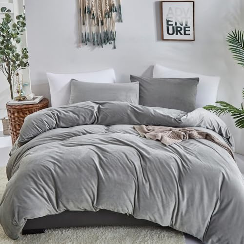CLOTHKNOW Grey Queen Comforter Set Velvet Bedding Comforter Sets Soft Gray Queen Comforter Flannel Comforter with 2 x Pillow Cases