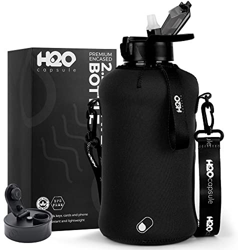 H2O Capsule 2,2L Half Gallon Wasserflasche mit Aufbewahrungstasche und Deckel Strohhalm – BPA-freier großer wiederverwendbarer Getränkebehälter Griff Sportkrug, 2,2 Liter (72 oz) Tiefschwarz