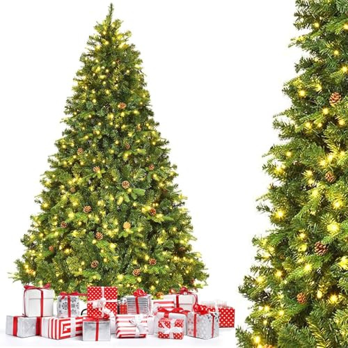 GYMAX Sapin de Noël Artificiel 240cm Lumineux LED, 1335 Branches Touffu Vert avec Pommes de Pin Décoratives, 600 Lumières Blanc Chaud, Support Métallique, Construction en Sections à Charnière