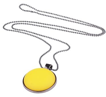 Adi-Modeschmuck lange Damenkette 'Freya', 25mm Polaris Cabochon in einem schwarzen Anhänger, zarte schwarze Kugelkette, handgefertigt in Berlin (Gelb)