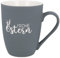 Spruchreif | Soft-Touch Tasse Grau Frohe Ostern mit Hasenohren-Motiv – Beidseitig gravierte Ostertasse | Süßes Geschenk zu Ostern für Familie, Freunde & Kollegen