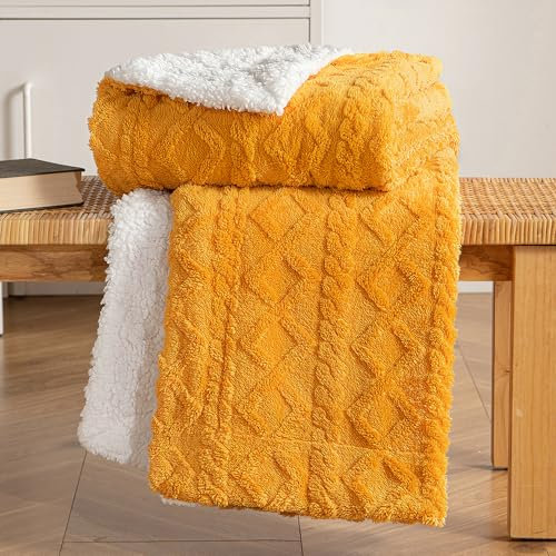 MIULEE Kuscheldecke Decke Sofa Wohndecke 150x200 cm Lammdecke Bettdecke Gestreifte Flauschige Weiche Decke Sofaüberwurf Couchdecke für Bett Sofa Wohnzimmer Helles Orangegelb
