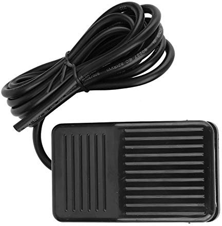 TFS-01 Interrupteur a Pied Interrupteur de Commande au Pied 250VAC 10A Anti-dérapant IP67 étanche Pédale ON Off Interrupteur Momentané Interrupteur à Pédale Noir (Longueur de ligne 2 mètres)