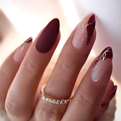 NICENEEDED 28 PCS Vin Rouge Press on Nails Faux Ongles Rose Nude Amande Moyen avec Lignes Dorées Pailletées Kit de Manucure Acrylique pour Ongles Français à Couverture Complète pour Femmes