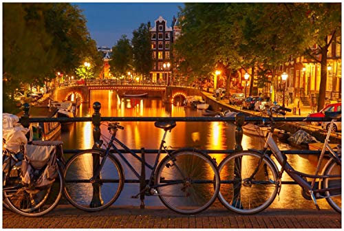 Wallario Glasbild Amsterdam bei Nacht - Brücken und Fahrräder - 60 x 90 cm Wandbilder Glas in Premium-Qualität: Brillante Farben, freischwebende Optik