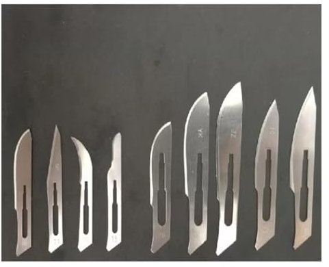 FQSWM Couteaux de Scalpel utilisés for Faire des incisions, Lames de Scalpel Chirurgical en Acier Carbone, Lames de Scalpel Creuses chirurgicales(No.21)