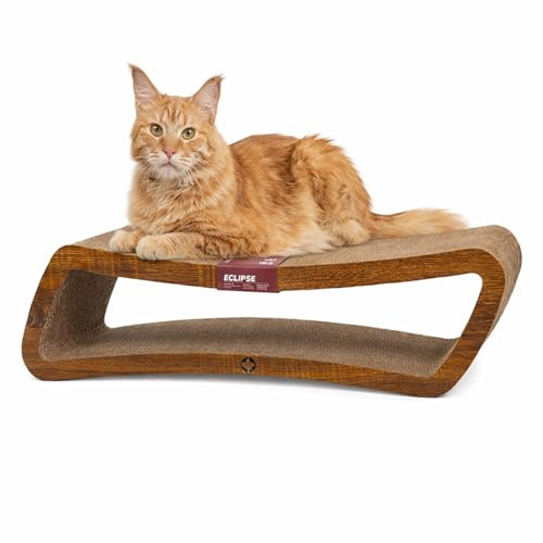 CanadianCat Company | Kratzbrett Eclipse für Katzen - 84 x 24 x 23 cm - doppelseitig nutzbar - stabile Wellpappe - Holzoptik Walnuss - Kratzmöbel & Liegeplatz