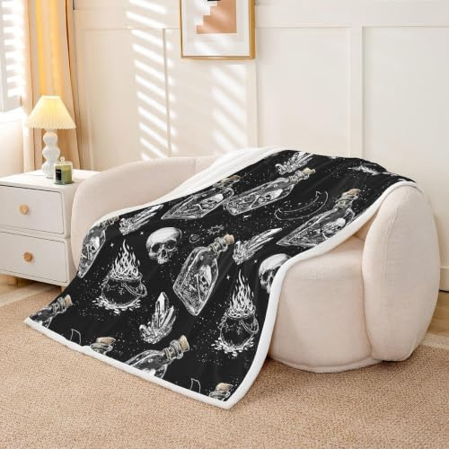 Homewish Halloween Totenkopf Decke 150x200cm Gotisch Schädel Kuscheldecke Sterne Mond Sternenhimmel Fleecedecke für Kinder Erwachsene,Glasflasche Kristall Skeleton Brennender Schmelztiegel Bett Decken