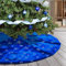 DecroXmas Jupe de Sapin de Noël 78 cm Fourrure Artificielle Bleue et Flocon de Neige Paillettes Argent Base de Coussin de Sapin Décoration de Fête du Nouvel an