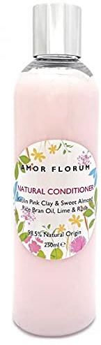 98,5% Natürliches SPÜLUNG - KOKOSNUSS, ROSA TON, SÜSSE MANDEL, ROSE & LIMETTE - 250ml von AMOR FLORUM. Sulfatfrei, Parabenfrei. Konzentriert, sanft. pH 5,2-5,7 Ausgewogen.