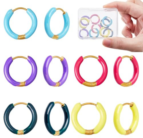 DICOSMETIC 5 Paar Kleine Emaille Creolen Bunte Huggie Creolen 16mm Edelstahl Huggie Creole Niedliche Statement Ohrringe Für Damen Schmuck
