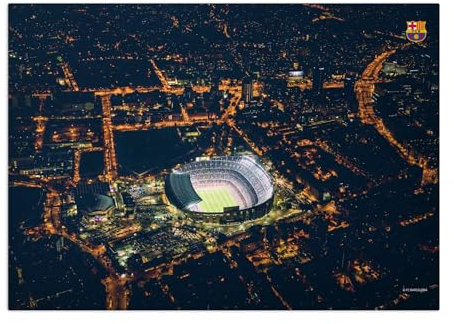 Displate Offiziell FC Barcelona MetallPoster Magnetische Befestigung Inklusive Lizenziert Bilder Hochwertiges Poster Camp Nou - By Night Poster 45 cm x 32 cm