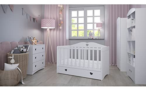 Générique Babyzimmer: Kleiderschrank mit 2 Türen + Babybett 60 x 120 cm, mit Lattenrost/Schublade, Bücherregal mit 2 Schubladen + Kommode mit 3 Schubladen; Farbe Weiß