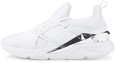 PUMA Damen Muse X5 Metall-Sneaker, weiß/silberfarben, 39 EU