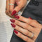 KQueenest 30 Stück Rot Press On Nails Kurz Mandel - Acryl Nägel zum Aufkleben, Natürlich Einfarbig Fake Nails Fingernägel zum aufkleben, Glänzende Gel Full Cover Kunstnägel für Frauen