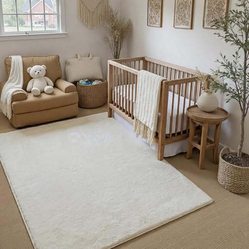 PureCozy Teppich Wohnzimmer 90x150cm Beige Waschbarer rutschfest Weich Kunstfell Fellteppich Kurzflor Flauschiger Teppiche Kinderzimmer Bettvorleger Schlafzimmer Kinderteppich Großer Carpet