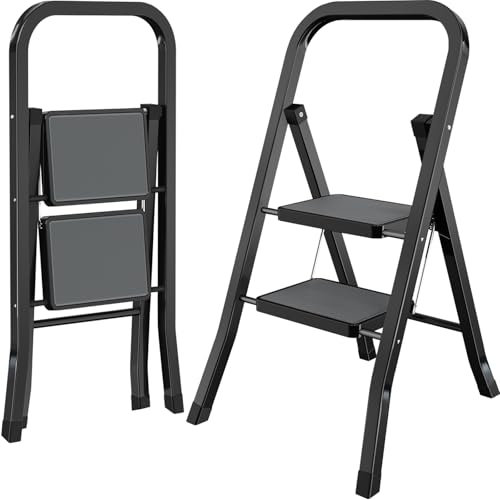 AMHANCIBLE Trittleiter, Leiter mit 2 Stufen, bis 150 kg belastbar, Klapptritt mit breitem Anti-Rutsch-Pedal und Klappsicherung, Einfach zu verstauen, Perfekt für Küche & Haushalt, Schwarz EBSL02BK