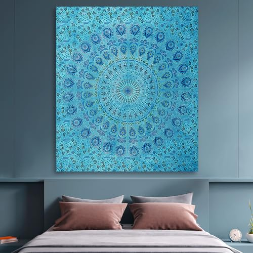 FURNISHFUL FINESSE Wandteppich, Mandala-Pfau, Türkis, 127 x 152 cm | Dekorative Baumwoll-Wanddecke für Wohnzimmer, Schlafzimmer oder Boho-Räume; vielseitig als Wandbehang und Heimdeko.